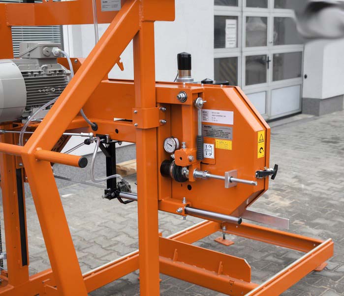 Механізм натяжения ленточной пилы верстата Wood-Mizer LT15